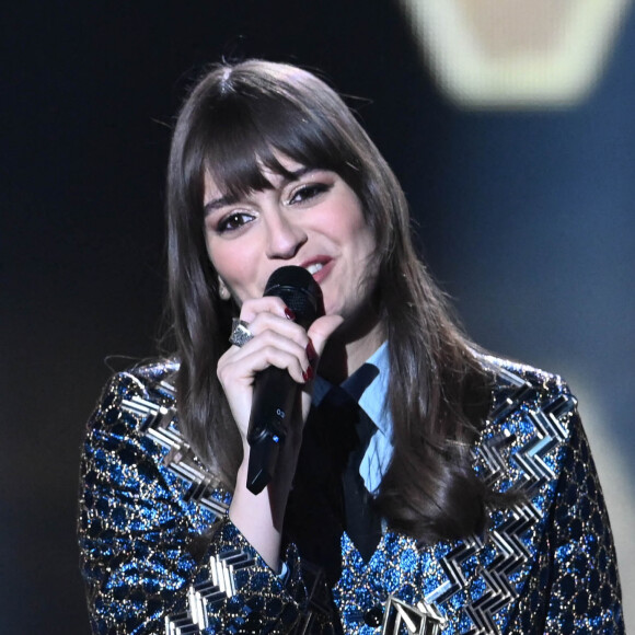 Clara Luciani (Artiste féminine de l'année et Album de l'année pour "Coeur") lors de la 37ème cérémonie des Victoires de la musique à la Seine musicale de Boulogne-Billancourt, le 11 février 2022. © Guirec Coadic/Bestimage