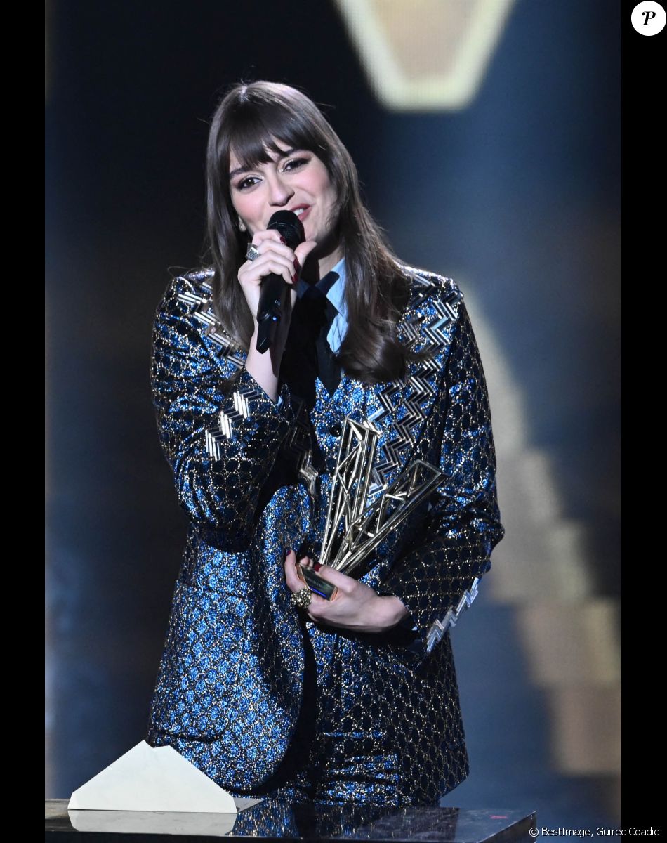 Clara Luciani (Artiste féminine de l'année et Album de l'année pour "Coeur") lors de la 37ème cérémonie des Victoires de la musique à la Seine musicale de Boulogne-Billancourt, le 11 février 2022. © Guirec Coadic/Bestimage