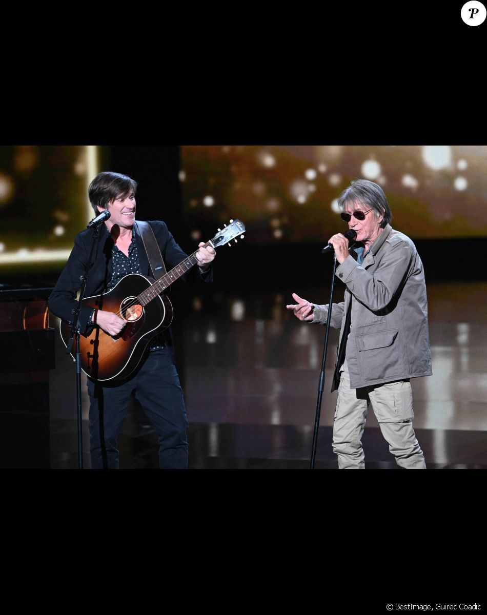 Thomas Dutronc et Jacques Dutronc lors de la 37ème cérémonie des Victoires de la musique à la Seine musicale de Boulogne-Billancourt, le 11 février 2022. © Guirec Coadic/Bestimage