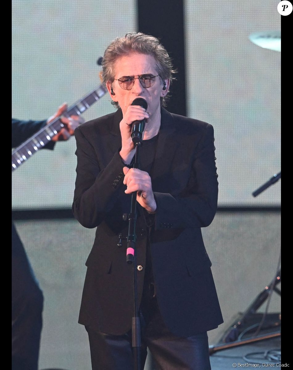 Hubert-Félix Thiéfaine lors de la 37ème cérémonie des Victoires de la musique à la Seine musicale de Boulogne-Billancourt, le 11 février 2022. © Guirec Coadic/Bestimage