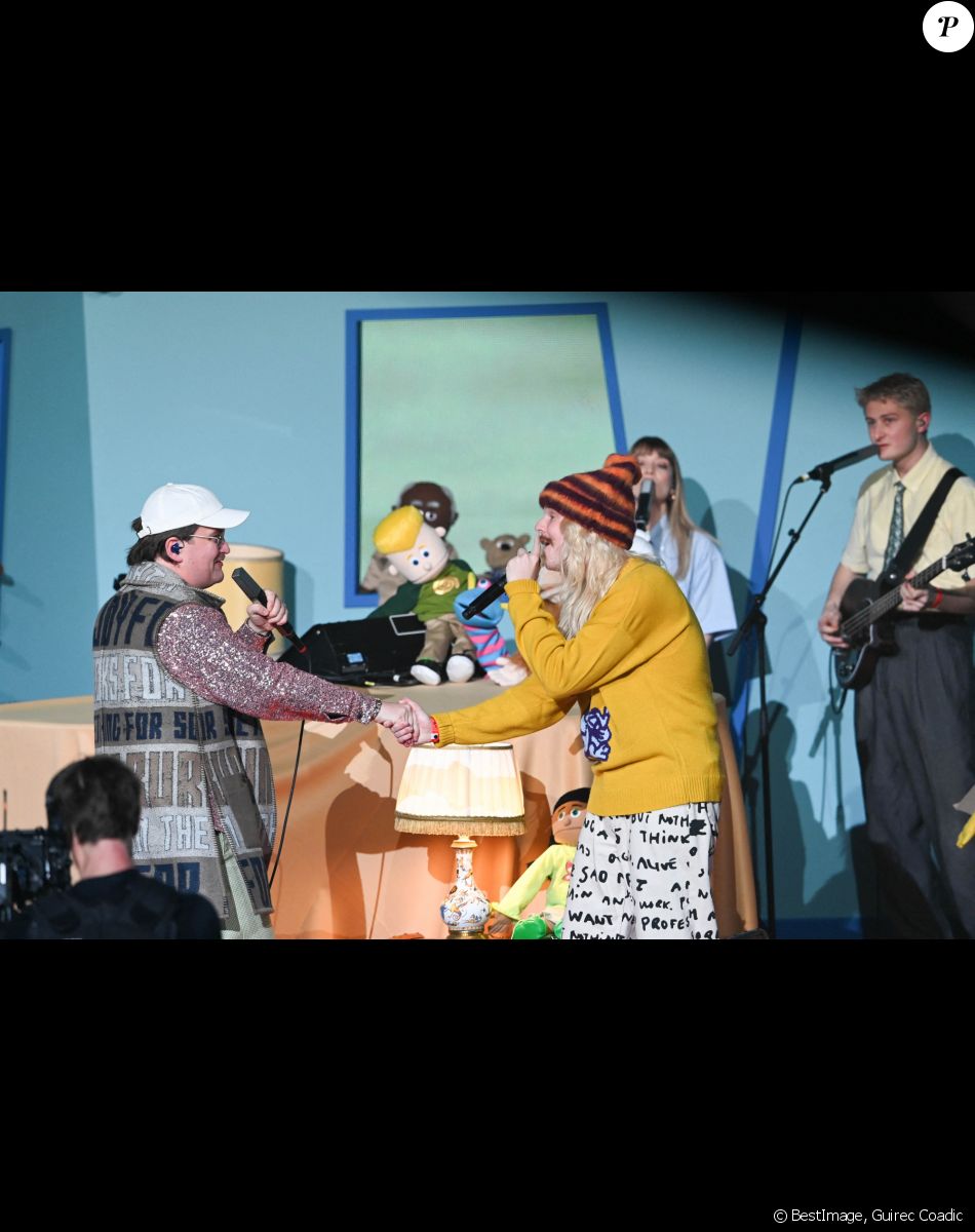 Myd et Jawny lors de la 37ème cérémonie des Victoires de la musique à la Seine musicale de Boulogne-Billancourt, le 11 février 2022. © Guirec Coadic/Bestimage