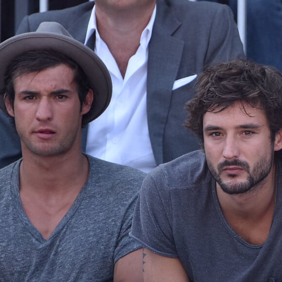 Laure Manaudou et Jérémy Frérot dans les tribunes lors de la finale des Internationaux de tennis de Roland-Garros à Paris, le 7 juin 2015.