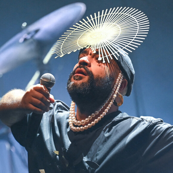 Slimane sur la scène du festival des Francofolies 2021 à la Rochelle, le 12 juillet 2021.