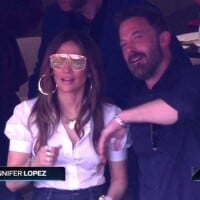 Super Bowl : Jennifer Lopez s'ambiance dans les tribunes, Ben Affleck suit le flow