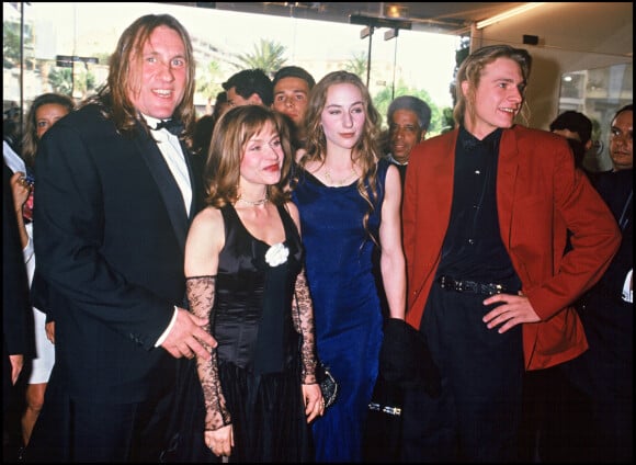 Archives - Gérard Depardieu avec sa femme Elisabeth et leurs enfants, Julie et Guillaume au Festival de Cannes. 1992.