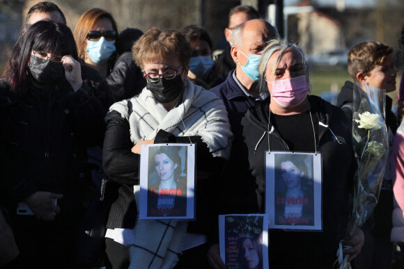 La famille et les proches se sont réunis pour une marche blanche en hommage à Delphine Jubillar, l'infirmière de 33 ans, disparue il y a un an, à Cagnac-les-Mines