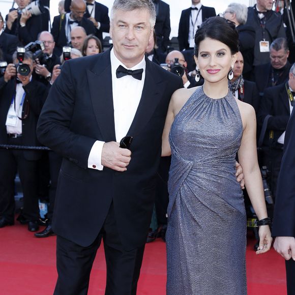 Alec Baldwin et sa femme Hilaria Thomas (enceinte) - Montee des marches du film "Blood Ties" lors du 66eme Festival du film de Cannes, le 20 mai 2013. 