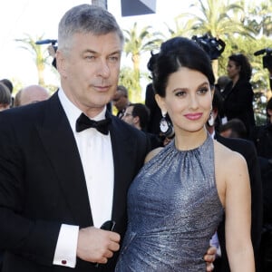 Alec Baldwin et sa femme Hilaria Thomas (enceinte) - Montee des marches du film "Blood Ties" lors du 66eme Festival du film de Cannes, le 20 mai 2013. 