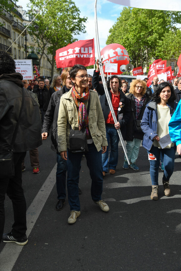 Nathalie Arthaud - Manifestation du 1er mai dans les rues de Paris le 1er mai 2017. © Lionel Urman/Bestimage