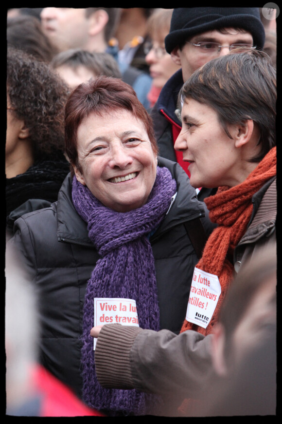 Arlette Laguiller et Nathalie Arthaud - Manifestation à l'appel du collectif des originaires d'Outre-mer en 2009