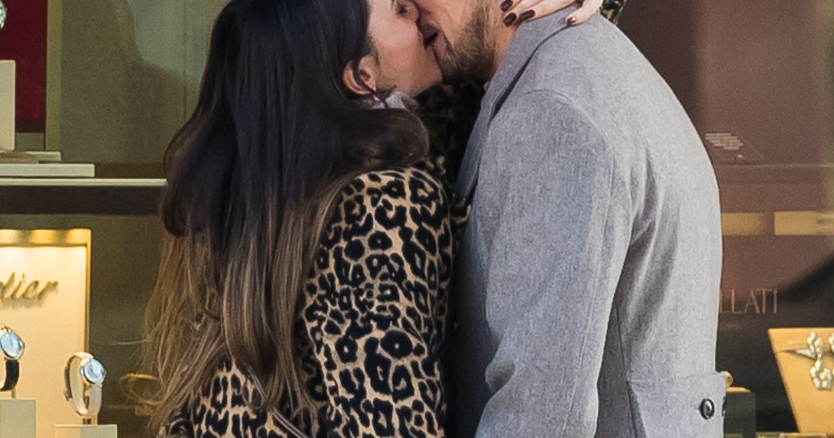 Capucine Anav en couple lors de sa rencontre avec Victor : les coulisses de leur « coup de foudre » Capucine Anav en couple lors de sa rencontre avec Victor : les coulisses de leur « coup de foudre »