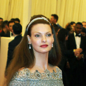 Linda Evangelista - People a la soiree "PUNK : Chaos to Couture" Costume Institute Gala au musee MET a New York. Le 6 mai 2013 