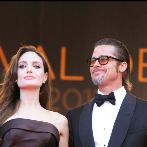 Brad Pitt et Angelina Jolie - Montée des marches pour le film "The Tree of Life", 64ème festival de Cannes.