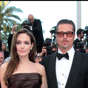 Brad Pitt et Angelina Jolie - Montée des marches pour le film "The Tree of Life", 64ème festival de Cannes.