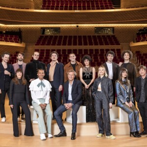 Exclusif - (Premier plan de gauche à droite) Juliette Armanet, Stromae, Olivier Nusse (PDG d'Universal Music France), Angèle, Clara Luciani (Artiste féminine de l'année et Album de l'année pour "Coeur"), Thomas Dutronc, (Second plan de gauche à droite) Sébastien Wolf (Feu! Chatterton), Raphaël De Pressigny (Feu! Chatterton), Clément Doumic (Feu! Chatterton), Antoine Wilson (Feu! Chatterton), Hervé, Barbara Pravi (Révélation féminine de l'année), Terrenoire (Raphaël et Théo Herrerias - Révélation masculine de l'année) lors la 37ème cérémonie des Victoires de la musique à la Seine musicale de Boulogne-Billancourt. © Cyril Moreau/Bestimage
photo réalisée à l'Auditorium de le Scène Musiale