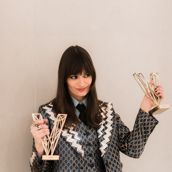 Exclusif - Clara Luciani (Artiste féminine de l'année et Album de l'année pour "Coeur") en backstage lors la 37ème cérémonie des Victoires de la musique à la Seine musicale de Boulogne-Billancourt, le 11 février 2022. © Tiziano Da Silva / Cyril Moreau / Bestimage 