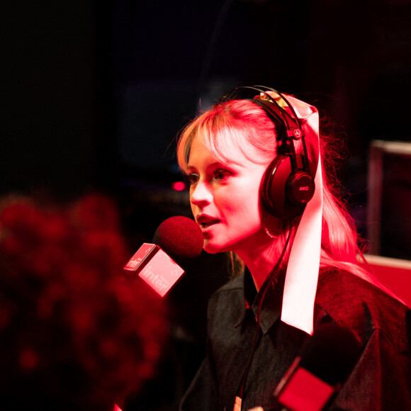 Exclusif - Angele (Angèle Van Laeken) en backstage lors la 37ème cérémonie des Victoires de la musique à la Seine musicale de Boulogne-Billancourt, le 11 février 2022. © Tiziano Da Silva / Cyril Moreau / Bestimage 