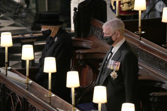 La reine Elisabeth II d'Angleterre et Le prince Andrew, duc d'York - Funérailles du prince Philip, duc d'Edimbourg à la chapelle Saint-Georges du château de Windsor, Royaume Uni, le 17 avril 2021.