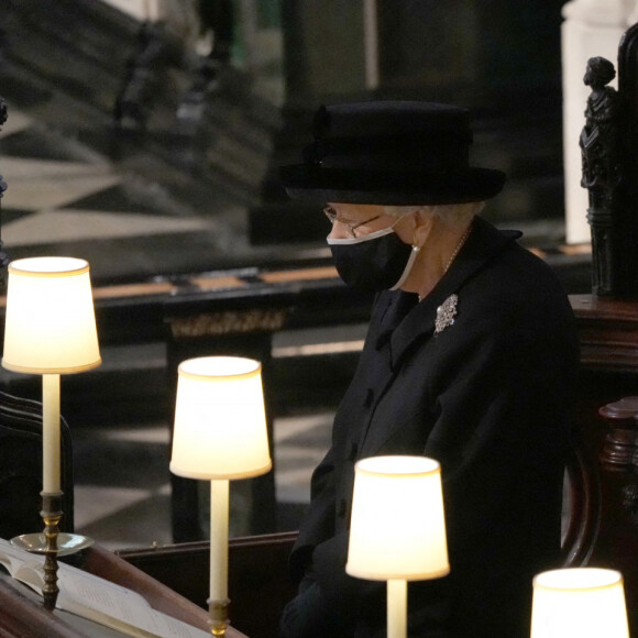 La reine Elisabeth II d'Angleterre et Le prince Andrew, duc d'York - Funérailles du prince Philip, duc d'Edimbourg à la chapelle Saint-Georges du château de Windsor, Royaume Uni, le 17 avril 2021.