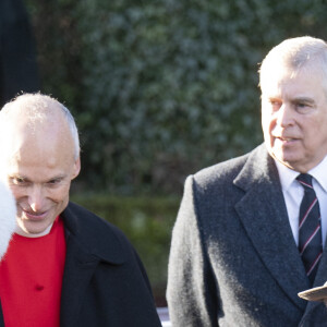 La reine Elisabeth II d'Angleterre et le prince Andrew, duc d'York, à leur arrivée au service dominical en l'église St Mary the Virgin à Hillington. Le 19 janvier 2020