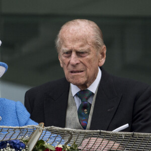 La reine Elisabeth II et son mari et le prince Philip, Duc d'Edimbourg avec le prince Andrew, duc d'York - La reine Elisabeth II d'Angleterre assiste au Derby d'Epsom 2016, course hippique à Epsom le 4 juin 2016.