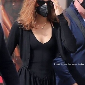 Zendaya se moque de sa chute à Rome, le 21 février 2022, sur Instagram.