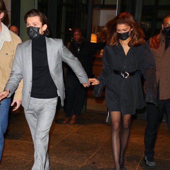 Tom Holland et sa compagne Zendaya se rendent à la projection du film "Uncharted" à New York le 16 février 2022.