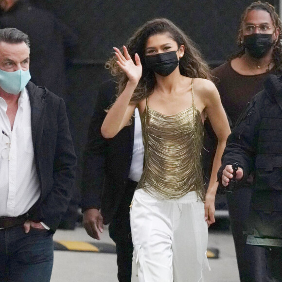 Zendaya Coleman arrive à l'émission "Jimmy Kimmel Live!" au El Capitan Entertainment Centre à Hollywood, Los Angeles, Californie, Etats-Unis, le 13 décembre 2021.