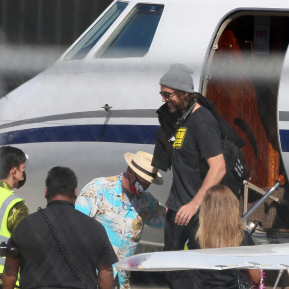 Exclusif - Shailene Woodley et Aaron Rodgers arrivent à Honolulu le 17 mai 2021. 