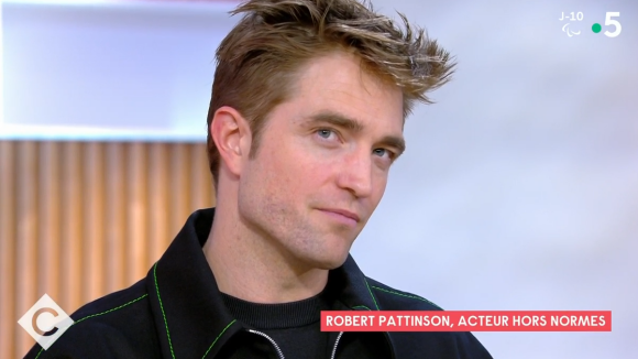 "Je me tapais sur le visage" : Robert Pattinson révèle un souvenir particulier sur le tournage d'Harry Potter