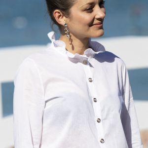 Marion Cotillard pose lors du photocall "Donostia Award" lors du 69e festival international du film de San Sebastian (Saint Sebastien) le 17 septembre 2021.