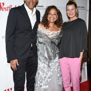 Chris Ivery, Debbie Allen et Ellen Pompeo à Beverly Hills, Los Angeles, CA, USA, le 15 octobre 2017 . Photo @ O'Connor/AFF/ABACAPRESS.COM