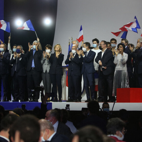 Xavier Bertrand, Michel Barnier, Eric Ciotti, Christian Jacob, Rachida Dati, François Baroin - Meeting de Valérie Pécresse, candidate LR à l'élection présidentielle 2022, au Zénith de Paris le 13 février 2022.