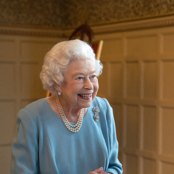 La reine Elisabeth II quitte Sandringham House, qui est la résidence de la reine à Norfolk, après une réception avec des représentants de groupes communautaires locaux pour célébrer le début du Jubilé de platine. Le 5 février 2022. 