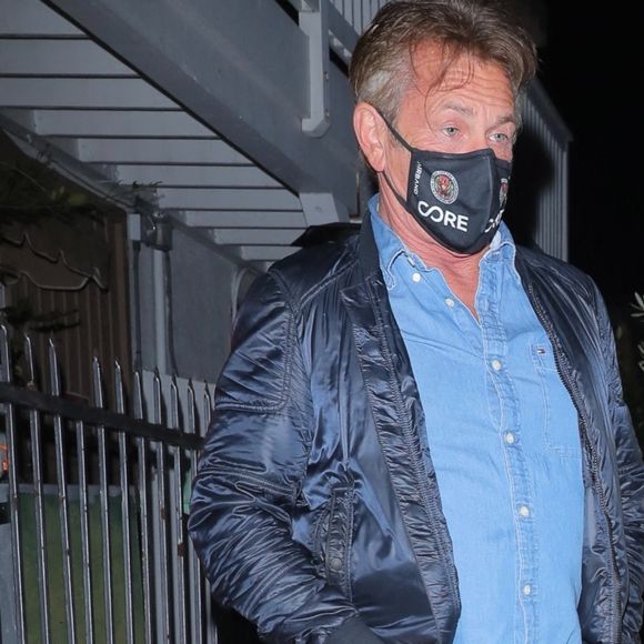 Exclusif - Sean Penn est allé dîner au restaurant Giorgio Baldi à Santa Monica, Los Angeles, Californie, Etats-Unis, le 23 octobre 2021.