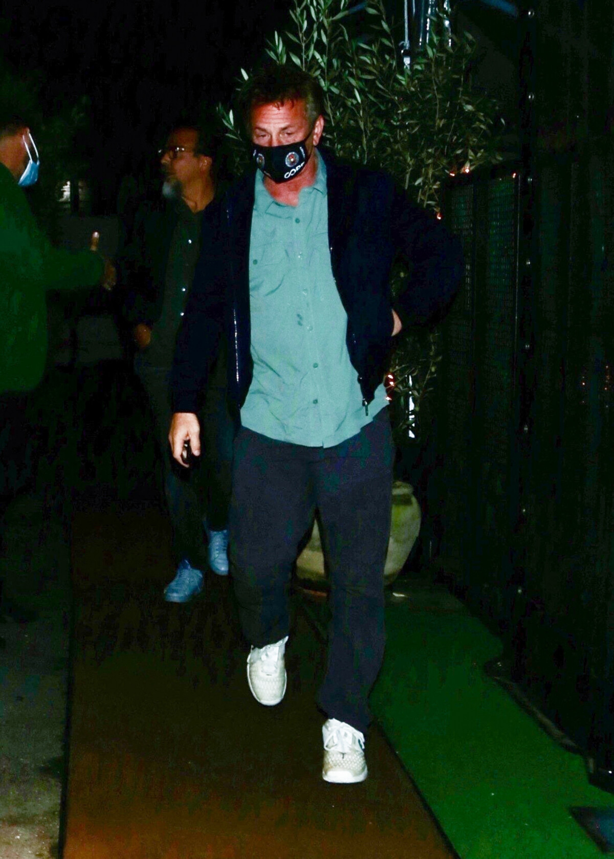 Photo : Sean Penn va dîner seul au restaurant "Giorgio Baldi" à Santa