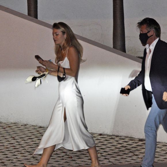 Alors qu'ils sont censés divorcer, Leila George et Sean Penn assistent ensemble à une soirée au Faena Forum à Miami Beach le 3 décembre 2021.