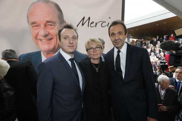 Claude Chirac, son mari Frédéric Salat-Baroux et son fils Martin Rey-Chirac se sont rendus au musée du président Jacques Chirac de Sarran en Corrèze le 5 octobre 2019.