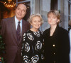 Claude Chirac avec ses parents Jacques et Bernadette Chirac en lors de la décoration de Line Renaud en 1994
