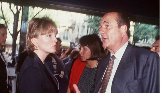 Extrait de l'émission C à vous durant laquelle Renaud Revel évoque une photographie de Jacques Chirac que sa fille Claude ne voulait pas qu'on voie.