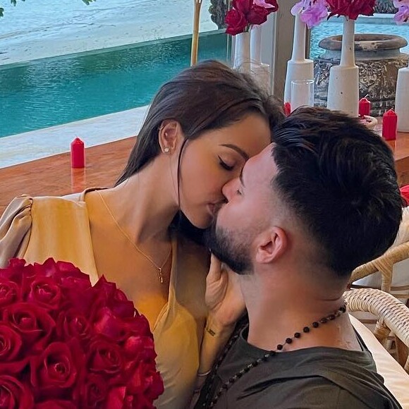 Nabilla enceinte et épuisée par sa grossesse : "Je me suis vomis dessus"