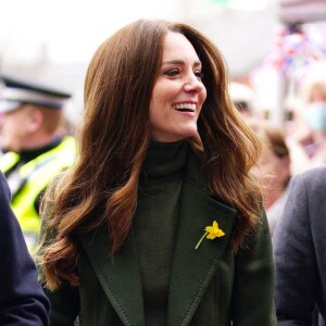 Catherine (Kate) Middleton, duchesse de Cambridge, au marché d'Abergavenny, au Pays de Galles, pour voir l'importance des fournisseurs locaux pour les communautés rurales et pour marquer la Saint-David.