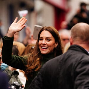 Catherine (Kate) Middleton, duchesse de Cambridge, au marché d'Abergavenny, Pays de Galles, Royaume Uni, le 1er mars 2022, pour voir l'importance des fournisseurs locaux pour les communautés rurales et pour marquer la Saint-David.