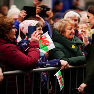 Catherine (Kate) Middleton, duchesse de Cambridge, au marché d'Abergavenny, Pays de Galles, Royaume Uni, le 1er mars 2022, pour voir l'importance des fournisseurs locaux pour les communautés rurales et pour marquer la Saint-David.