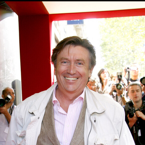 Jacques Legros - Présentation des programmes 2007-2008 de TF1 à l'Olympia de Paris.