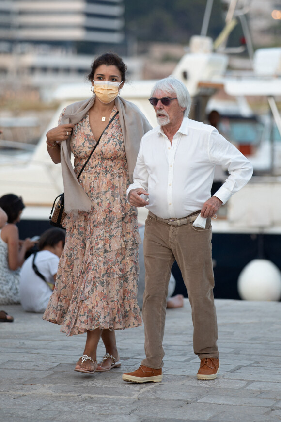 Bernie Ecclestone et sa femme Fabiana Flossi se promènent à Dubrovnik, le 24 juillet 2021.