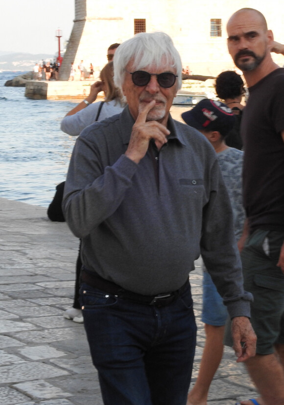 Exclusif - Bernie Ecclestone et sa femme Fabiana Flosi et des amis, se promènent à Dubrovnik, le 16 août 2019.