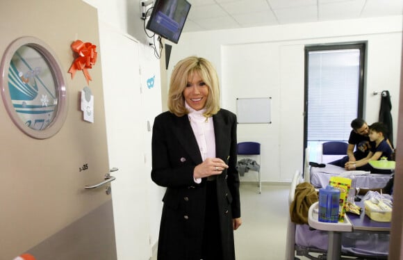 Brigitte Macron (Présidente de la Fondation Hôpitaux de Paris-Hôpitaux de France) lors du lancement de la 31ème édition de l'opération Pièce Jaunes au Centre Hospitalier Régional d'Orléans le 8 janvier 2020.