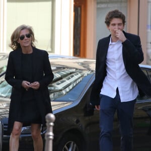 Renaud Donnedieu de Vabres, Claire Chazal et son fils François Poivre d'Arvor - Obsèques de Josette Chazal, la mère de Claire Chazal, en l'église Notre Dame d'Auteuil à Paris