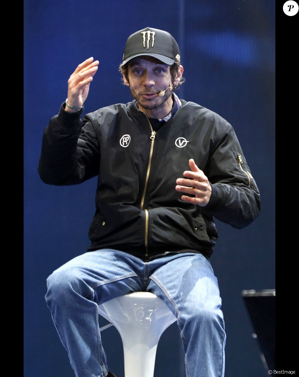 Valentino Rossi lors du salon du deux roues Eicma à Milan, Italie, le 25 novembre 2021. © Image Sport /Panorzmic/Bestimage